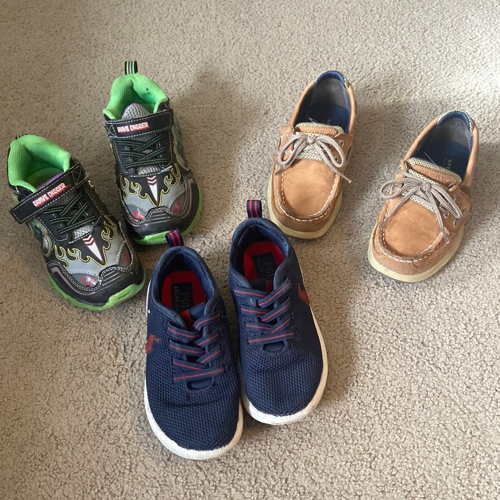 Lot of 3 shoes